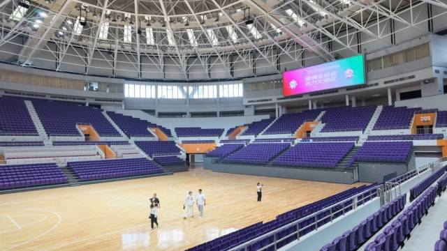 广西女孩超强球技燃爆全场