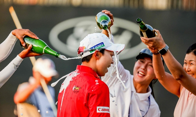 记者：马奎尔、德利赫特、谢什科缺席今日曼联训练